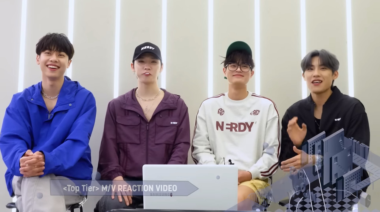 AB6IX 전웅 wearing PS086-1N